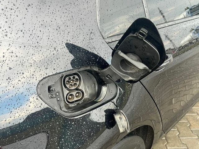 Черный Фольксваген e-Golf, объемом двигателя 0 л и пробегом 157 тыс. км за 14750 $, фото 9 на Automoto.ua