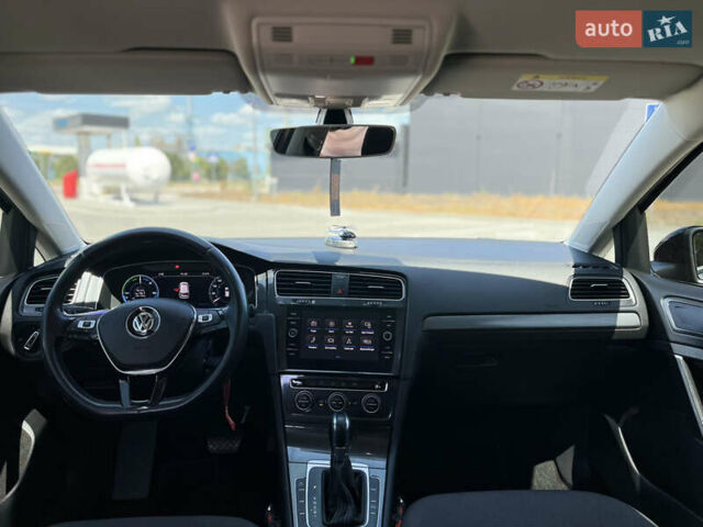 Черный Фольксваген e-Golf, объемом двигателя 0 л и пробегом 134 тыс. км за 13700 $, фото 20 на Automoto.ua