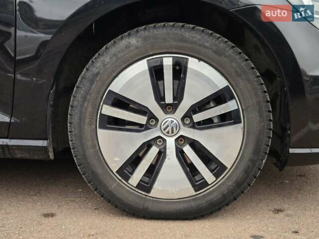 Черный Фольксваген e-Golf, объемом двигателя 0 л и пробегом 72 тыс. км за 12900 $, фото 18 на Automoto.ua