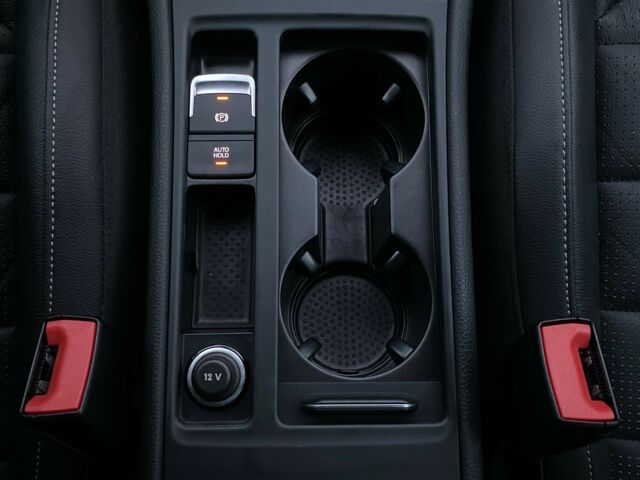 Черный Фольксваген e-Golf, объемом двигателя 0 л и пробегом 80 тыс. км за 16700 $, фото 65 на Automoto.ua