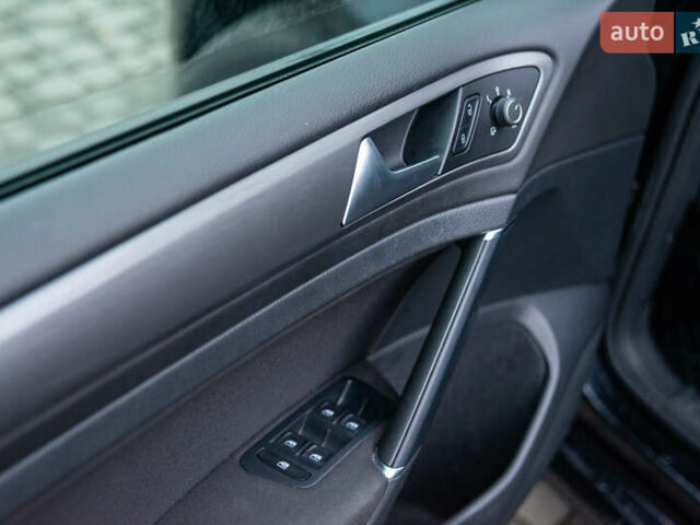 Чорний Фольксваген e-Golf, об'ємом двигуна 0 л та пробігом 99 тис. км за 13400 $, фото 21 на Automoto.ua