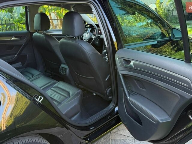 Черный Фольксваген e-Golf, объемом двигателя 0 л и пробегом 99 тыс. км за 16200 $, фото 10 на Automoto.ua