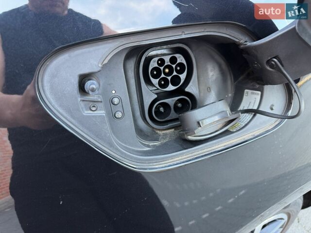 Чорний Фольксваген e-Golf, об'ємом двигуна 0 л та пробігом 61 тис. км за 18900 $, фото 23 на Automoto.ua