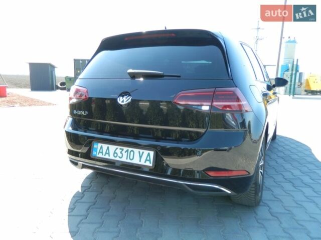 Черный Фольксваген e-Golf, объемом двигателя 0 л и пробегом 97 тыс. км за 16299 $, фото 42 на Automoto.ua