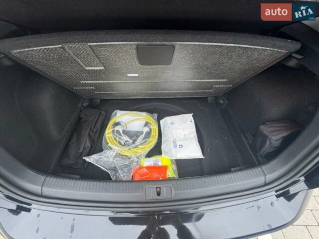 Черный Фольксваген e-Golf, объемом двигателя 0 л и пробегом 84 тыс. км за 17000 $, фото 31 на Automoto.ua