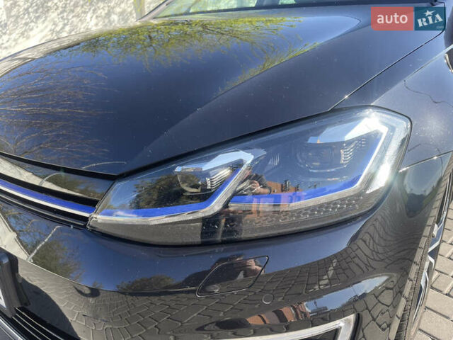 Черный Фольксваген e-Golf, объемом двигателя 0 л и пробегом 99 тыс. км за 13700 $, фото 54 на Automoto.ua