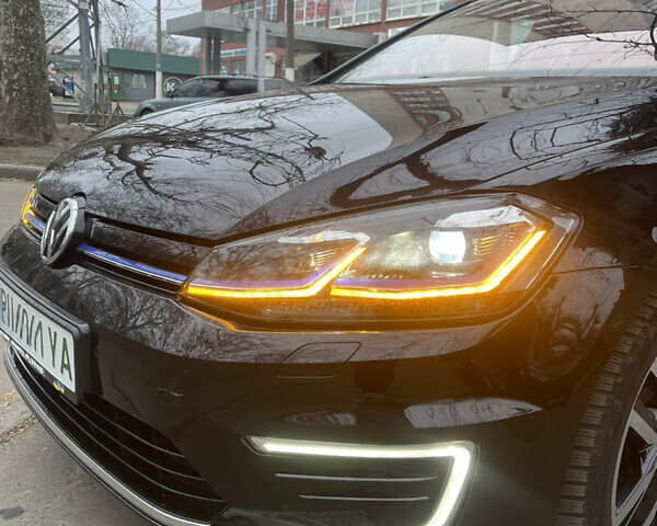 Черный Фольксваген e-Golf, объемом двигателя 0 л и пробегом 99 тыс. км за 13700 $, фото 23 на Automoto.ua