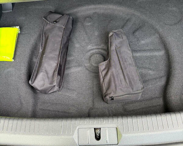 Черный Фольксваген e-Golf, объемом двигателя 0 л и пробегом 79 тыс. км за 15500 $, фото 20 на Automoto.ua