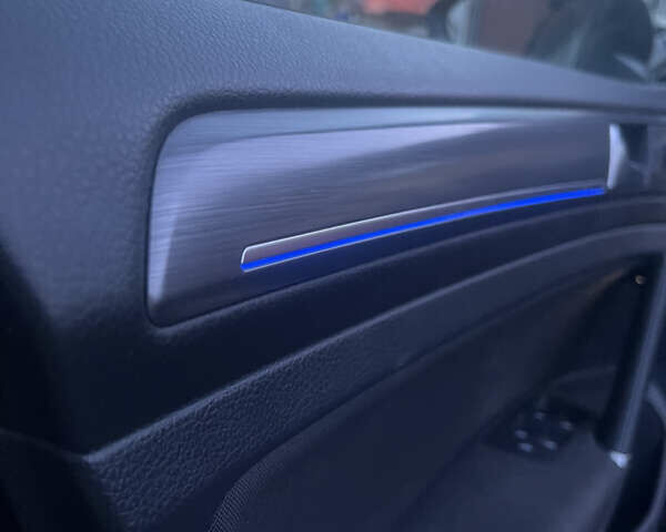 Черный Фольксваген e-Golf, объемом двигателя 0 л и пробегом 99 тыс. км за 13700 $, фото 31 на Automoto.ua