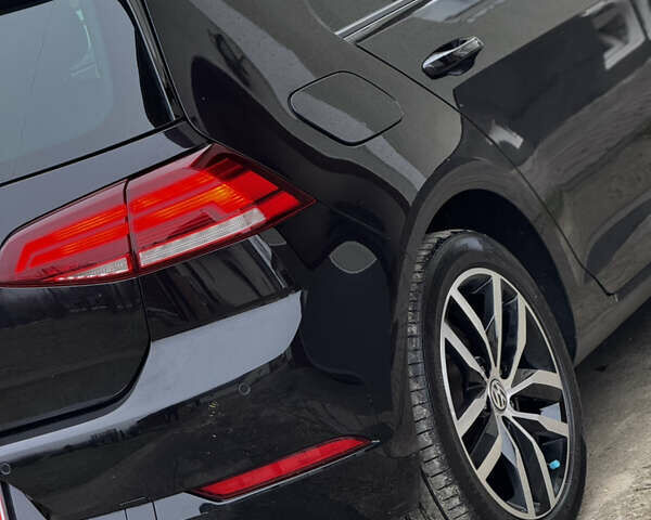Черный Фольксваген e-Golf, объемом двигателя 0 л и пробегом 127 тыс. км за 14150 $, фото 26 на Automoto.ua