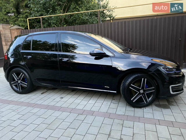 Черный Фольксваген e-Golf, объемом двигателя 0 л и пробегом 94 тыс. км за 16000 $, фото 3 на Automoto.ua