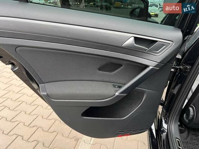 Черный Фольксваген e-Golf, объемом двигателя 0 л и пробегом 135 тыс. км за 14600 $, фото 16 на Automoto.ua