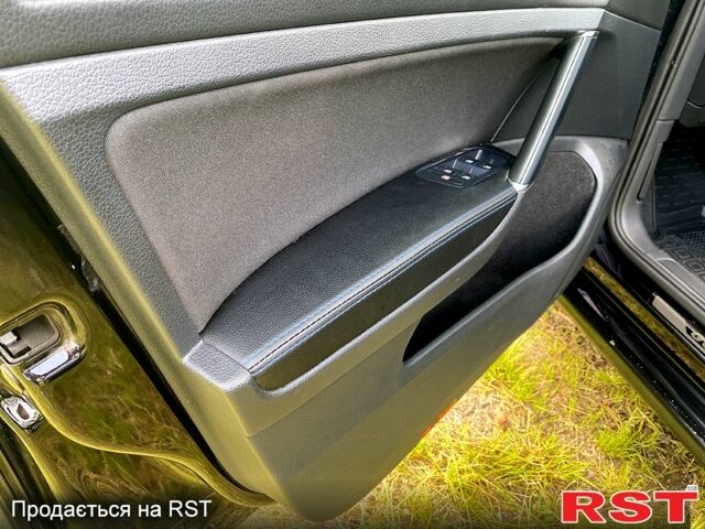 Чорний Фольксваген e-Golf, об'ємом двигуна 0 л та пробігом 62 тис. км за 15200 $, фото 11 на Automoto.ua