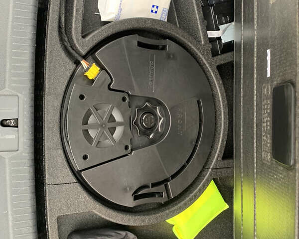 Черный Фольксваген e-Golf, объемом двигателя 0 л и пробегом 44 тыс. км за 18400 $, фото 38 на Automoto.ua