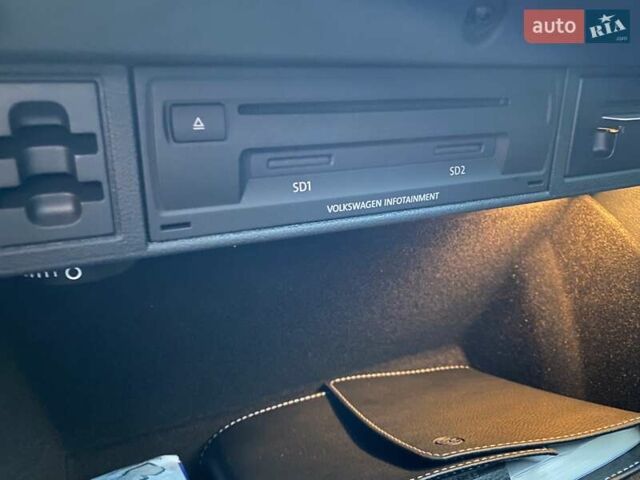 Черный Фольксваген e-Golf, объемом двигателя 0 л и пробегом 49 тыс. км за 15800 $, фото 32 на Automoto.ua