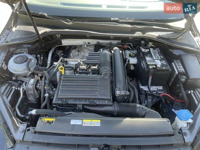 Черный Фольксваген e-Golf, объемом двигателя 1.4 л и пробегом 83 тыс. км за 19999 $, фото 27 на Automoto.ua
