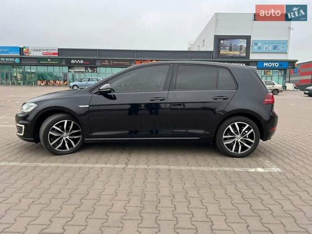 Черный Фольксваген e-Golf, объемом двигателя 0 л и пробегом 135 тыс. км за 14600 $, фото 3 на Automoto.ua