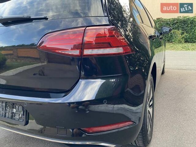 Черный Фольксваген e-Golf, объемом двигателя 0 л и пробегом 49 тыс. км за 15800 $, фото 30 на Automoto.ua