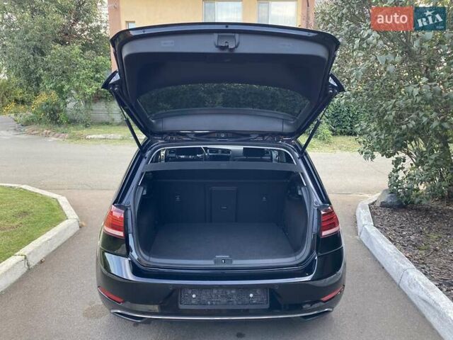 Черный Фольксваген e-Golf, объемом двигателя 0 л и пробегом 49 тыс. км за 15800 $, фото 7 на Automoto.ua