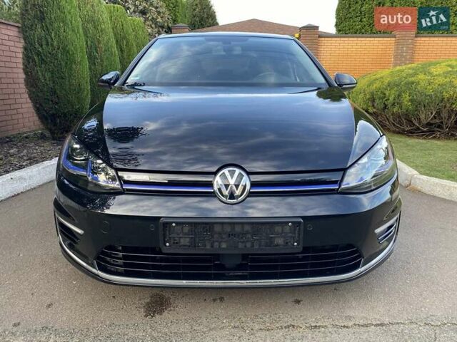 Черный Фольксваген e-Golf, объемом двигателя 0 л и пробегом 49 тыс. км за 15800 $, фото 1 на Automoto.ua