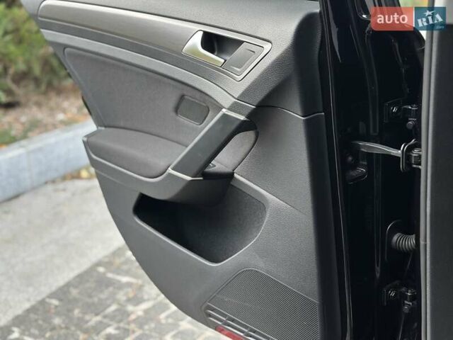 Черный Фольксваген e-Golf, объемом двигателя 0 л и пробегом 64 тыс. км за 16000 $, фото 17 на Automoto.ua