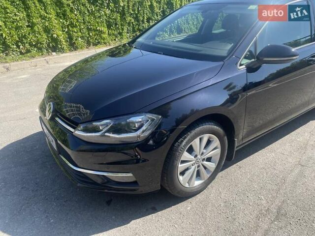 Черный Фольксваген e-Golf, объемом двигателя 1.4 л и пробегом 83 тыс. км за 19999 $, фото 8 на Automoto.ua