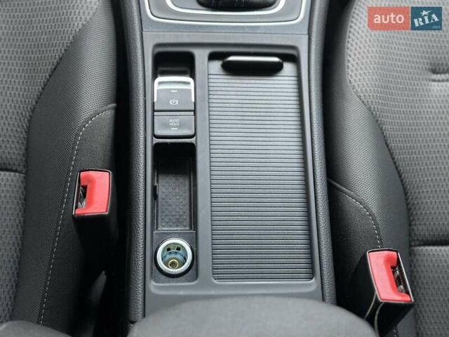 Черный Фольксваген e-Golf, объемом двигателя 0 л и пробегом 64 тыс. км за 16000 $, фото 14 на Automoto.ua