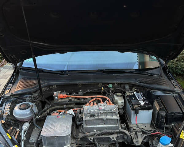 Черный Фольксваген e-Golf, объемом двигателя 0 л и пробегом 59 тыс. км за 13500 $, фото 11 на Automoto.ua