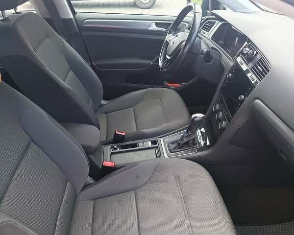 Черный Фольксваген e-Golf, объемом двигателя 0 л и пробегом 80 тыс. км за 16500 $, фото 4 на Automoto.ua