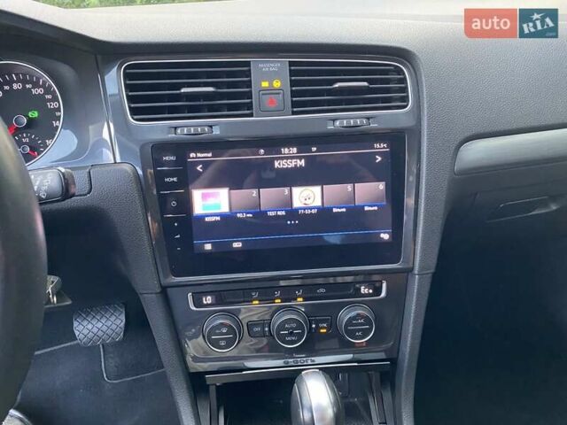 Черный Фольксваген e-Golf, объемом двигателя 0 л и пробегом 49 тыс. км за 15800 $, фото 14 на Automoto.ua