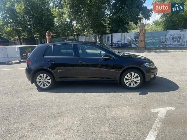Черный Фольксваген e-Golf, объемом двигателя 1.4 л и пробегом 83 тыс. км за 19999 $, фото 4 на Automoto.ua
