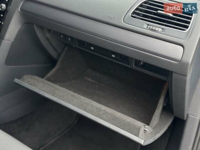 Черный Фольксваген e-Golf, объемом двигателя 0 л и пробегом 64 тыс. км за 16000 $, фото 39 на Automoto.ua