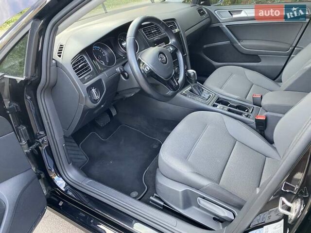 Черный Фольксваген e-Golf, объемом двигателя 0 л и пробегом 49 тыс. км за 15800 $, фото 12 на Automoto.ua
