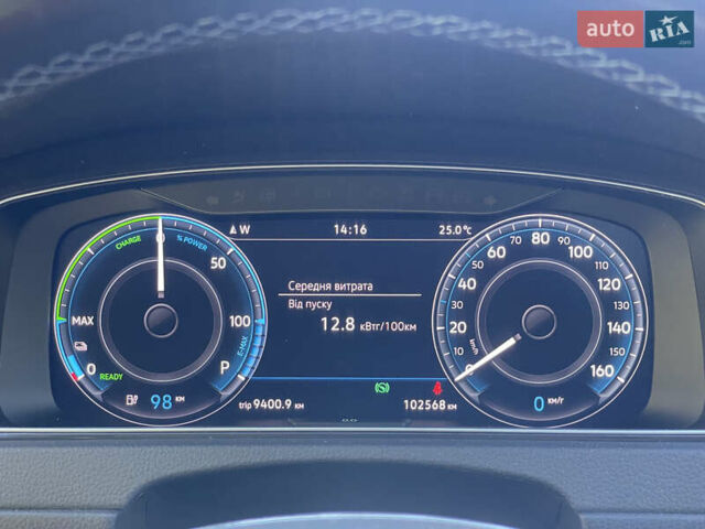 Черный Фольксваген e-Golf, объемом двигателя 0 л и пробегом 99 тыс. км за 13390 $, фото 26 на Automoto.ua