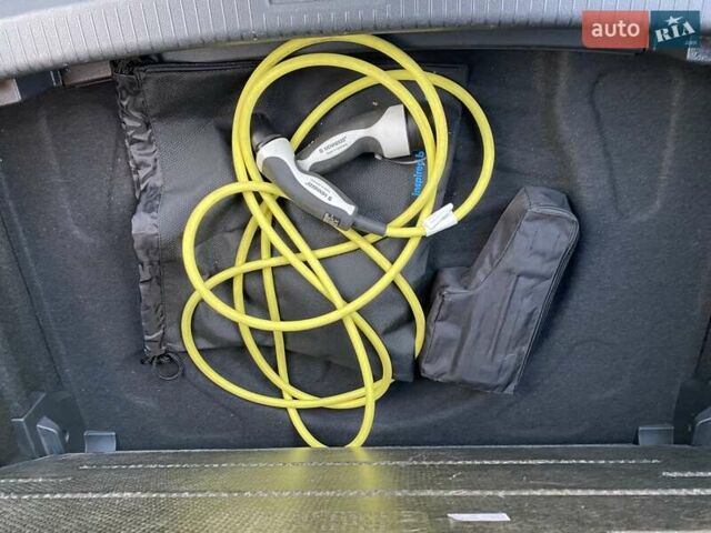 Черный Фольксваген e-Golf, объемом двигателя 0 л и пробегом 49 тыс. км за 15800 $, фото 8 на Automoto.ua