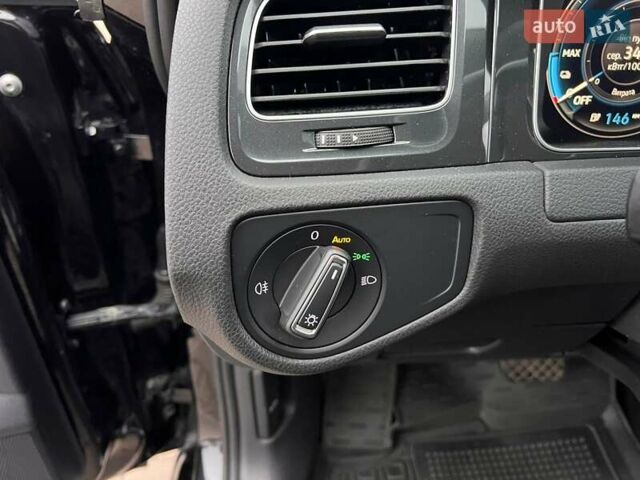 Черный Фольксваген e-Golf, объемом двигателя 0 л и пробегом 135 тыс. км за 14600 $, фото 11 на Automoto.ua