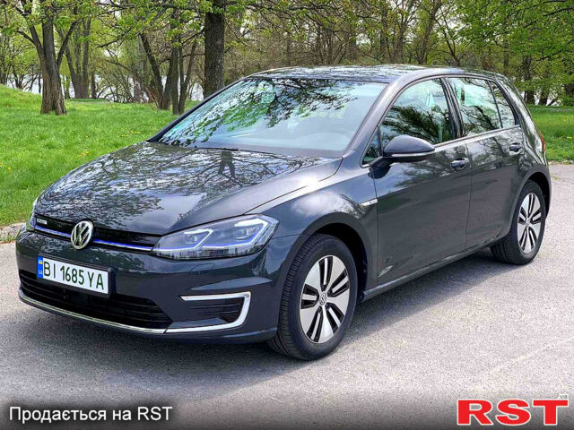 Черный Фольксваген e-Golf, объемом двигателя 0 л и пробегом 46 тыс. км за 16700 $, фото 1 на Automoto.ua