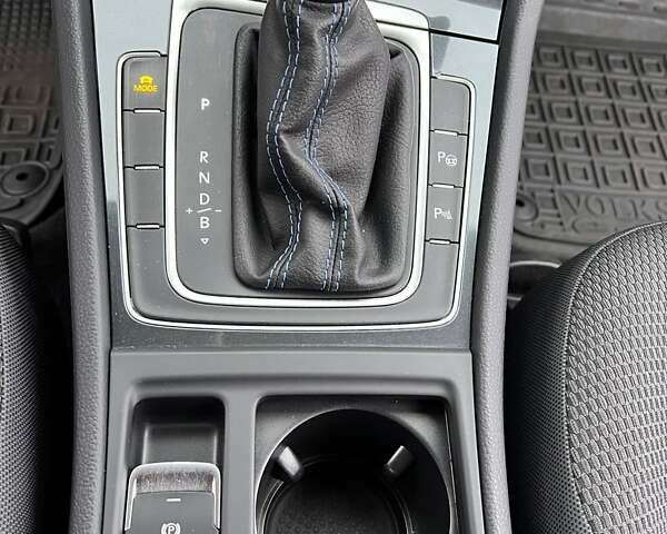 Черный Фольксваген e-Golf, объемом двигателя 0 л и пробегом 135 тыс. км за 14600 $, фото 7 на Automoto.ua