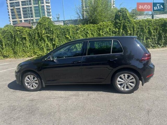 Черный Фольксваген e-Golf, объемом двигателя 1.4 л и пробегом 83 тыс. км за 19999 $, фото 6 на Automoto.ua
