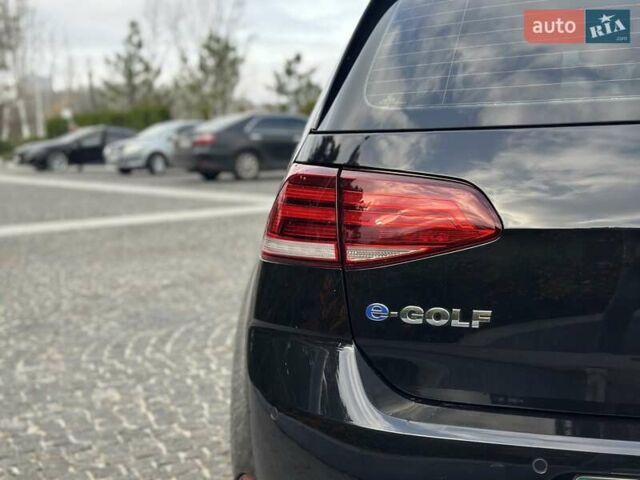 Черный Фольксваген e-Golf, объемом двигателя 0 л и пробегом 64 тыс. км за 16000 $, фото 2 на Automoto.ua