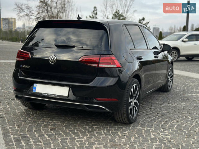 Черный Фольксваген e-Golf, объемом двигателя 0 л и пробегом 64 тыс. км за 16000 $, фото 1 на Automoto.ua