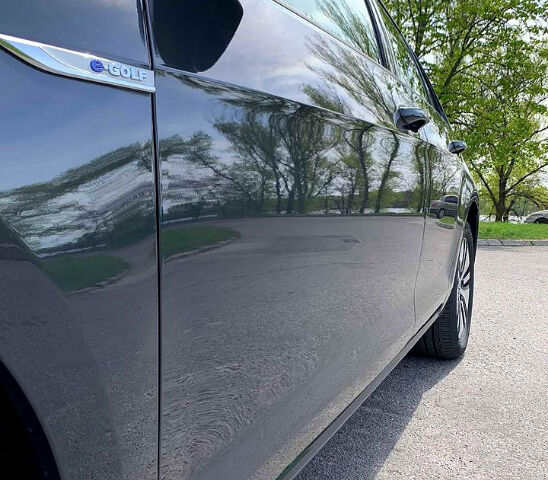 Черный Фольксваген e-Golf, объемом двигателя 0 л и пробегом 46 тыс. км за 16700 $, фото 8 на Automoto.ua