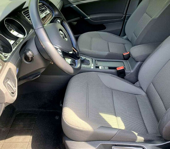 Черный Фольксваген e-Golf, объемом двигателя 0 л и пробегом 46 тыс. км за 16700 $, фото 9 на Automoto.ua