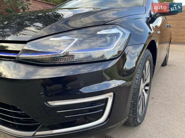 Черный Фольксваген e-Golf, объемом двигателя 0 л и пробегом 53 тыс. км за 15500 $, фото 21 на Automoto.ua