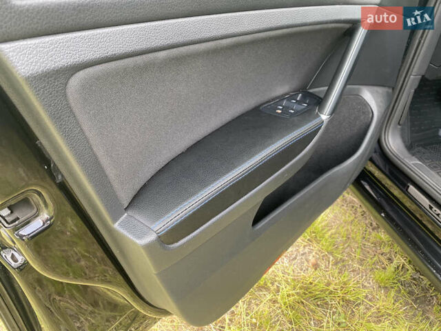 Черный Фольксваген e-Golf, объемом двигателя 0 л и пробегом 62 тыс. км за 14500 $, фото 11 на Automoto.ua