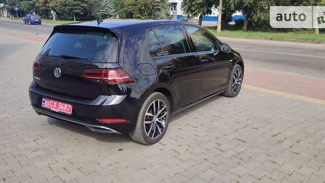 Черный Фольксваген e-Golf, объемом двигателя 0 л и пробегом 61 тыс. км за 18500 $, фото 1 на Automoto.ua