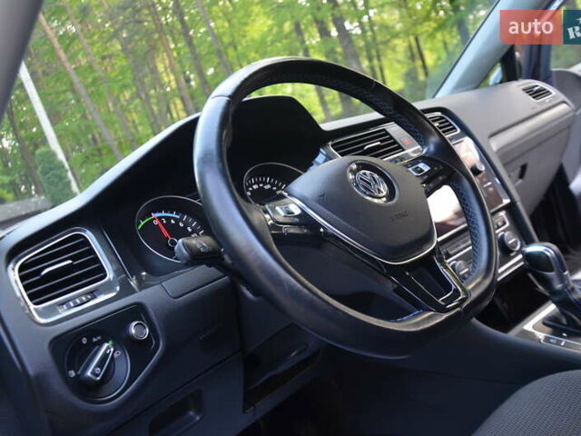 Черный Фольксваген e-Golf, объемом двигателя 0 л и пробегом 92 тыс. км за 11950 $, фото 36 на Automoto.ua