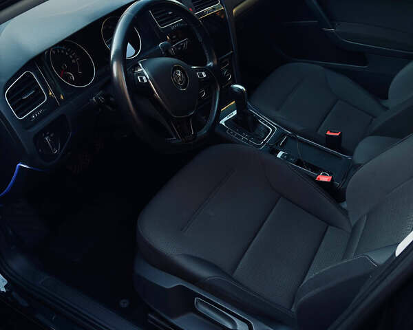 Черный Фольксваген e-Golf, объемом двигателя 0 л и пробегом 59 тыс. км за 13500 $, фото 13 на Automoto.ua