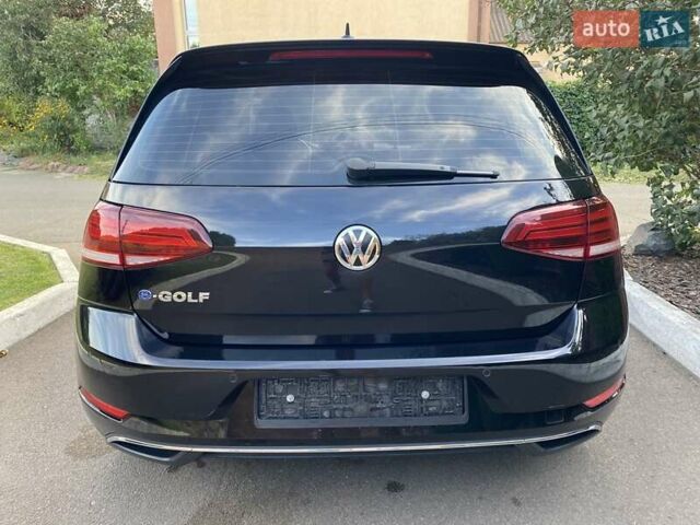 Черный Фольксваген e-Golf, объемом двигателя 0 л и пробегом 49 тыс. км за 15800 $, фото 5 на Automoto.ua