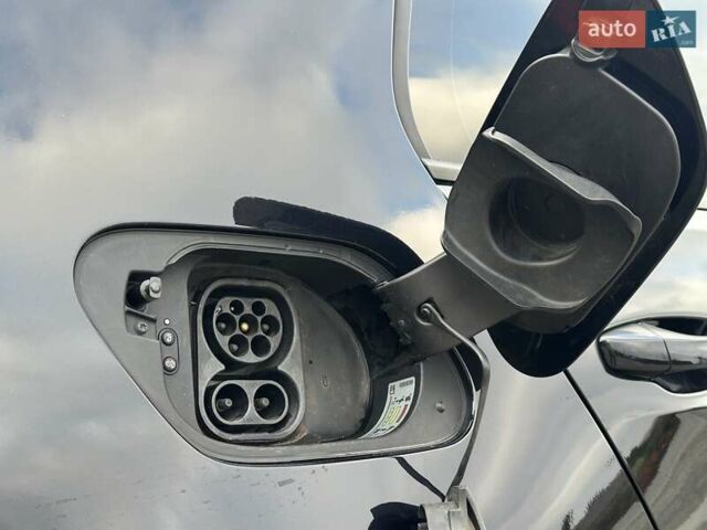 Черный Фольксваген e-Golf, объемом двигателя 0 л и пробегом 64 тыс. км за 16000 $, фото 28 на Automoto.ua